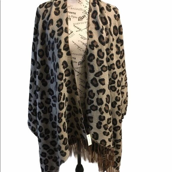 Ricca leopard print Fringed one size NWT shrug - Picture 3 of 5